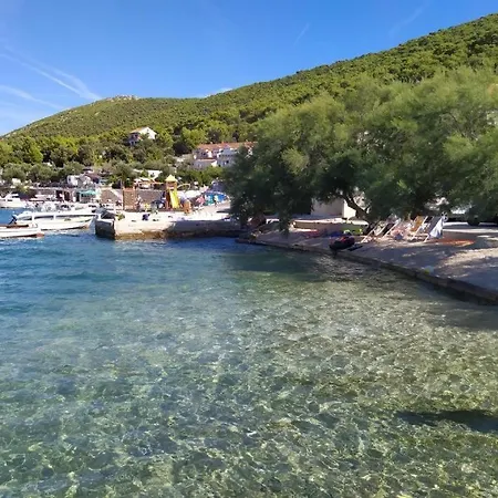 Apartament Caravan With Air Condition And Private Toilet Grebaštica