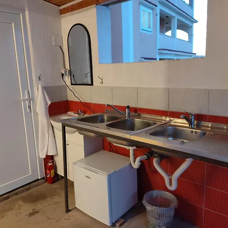 Caravan With Private Toilet And Kitchen 2