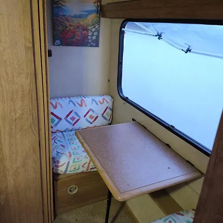 Caravan With Private Toilet And Kitchen 2 Apartmán Grebaštica