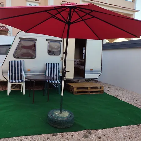Caravan With Air Condition And Private Toilet Apartmán