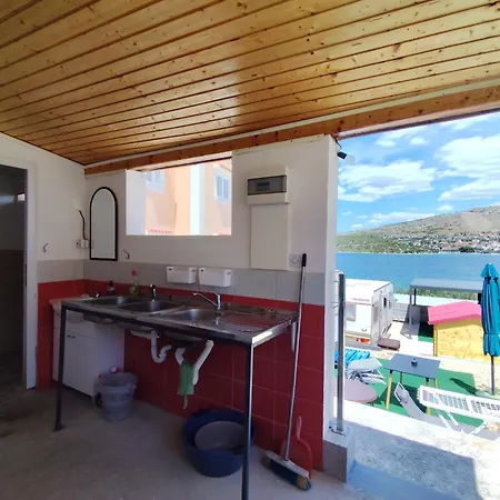 Caravan With Private Toilet And Kitchen 2 Apartmán *