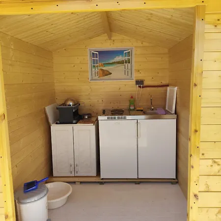 Caravan With Private Toilet And Kitchen 2 Apartmán *