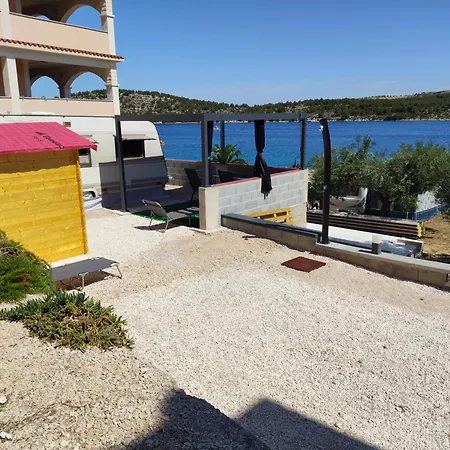 Caravan With Private Toilet And Kitchen 2