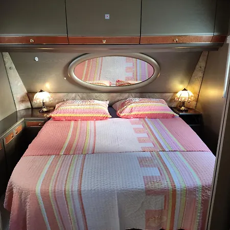 Apartmán Caravan With Private Toilet And Kitchen 2 Grebaštica