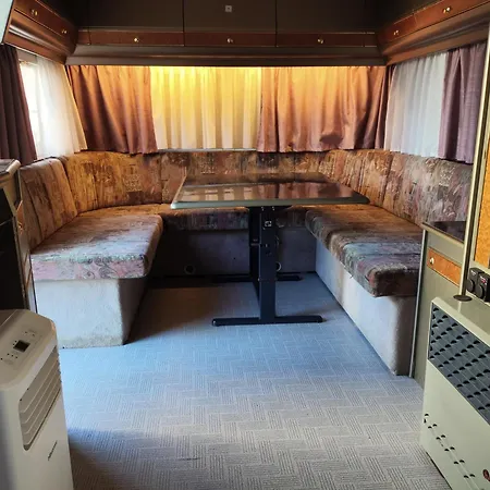 Caravan With Private Toilet And Kitchen 2 *