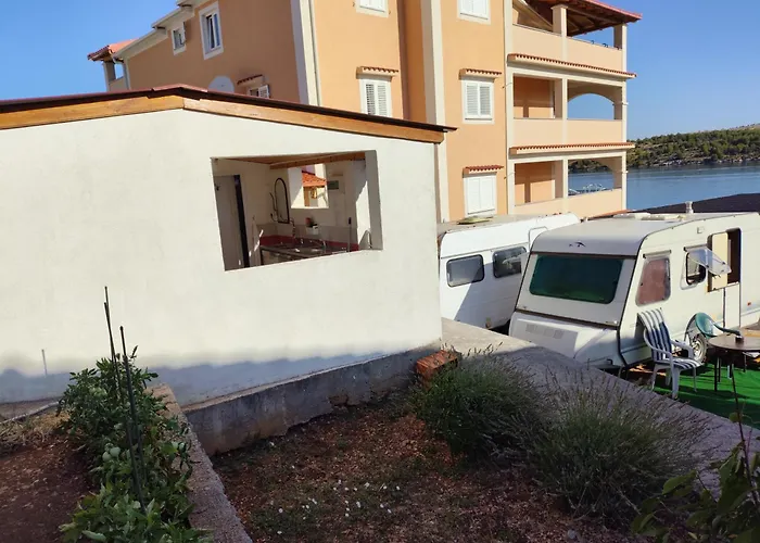 Apartment Caravan With Air Condition And Private Toilet *